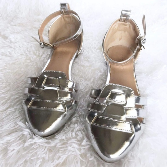 Shoes - Picture 2 of 5